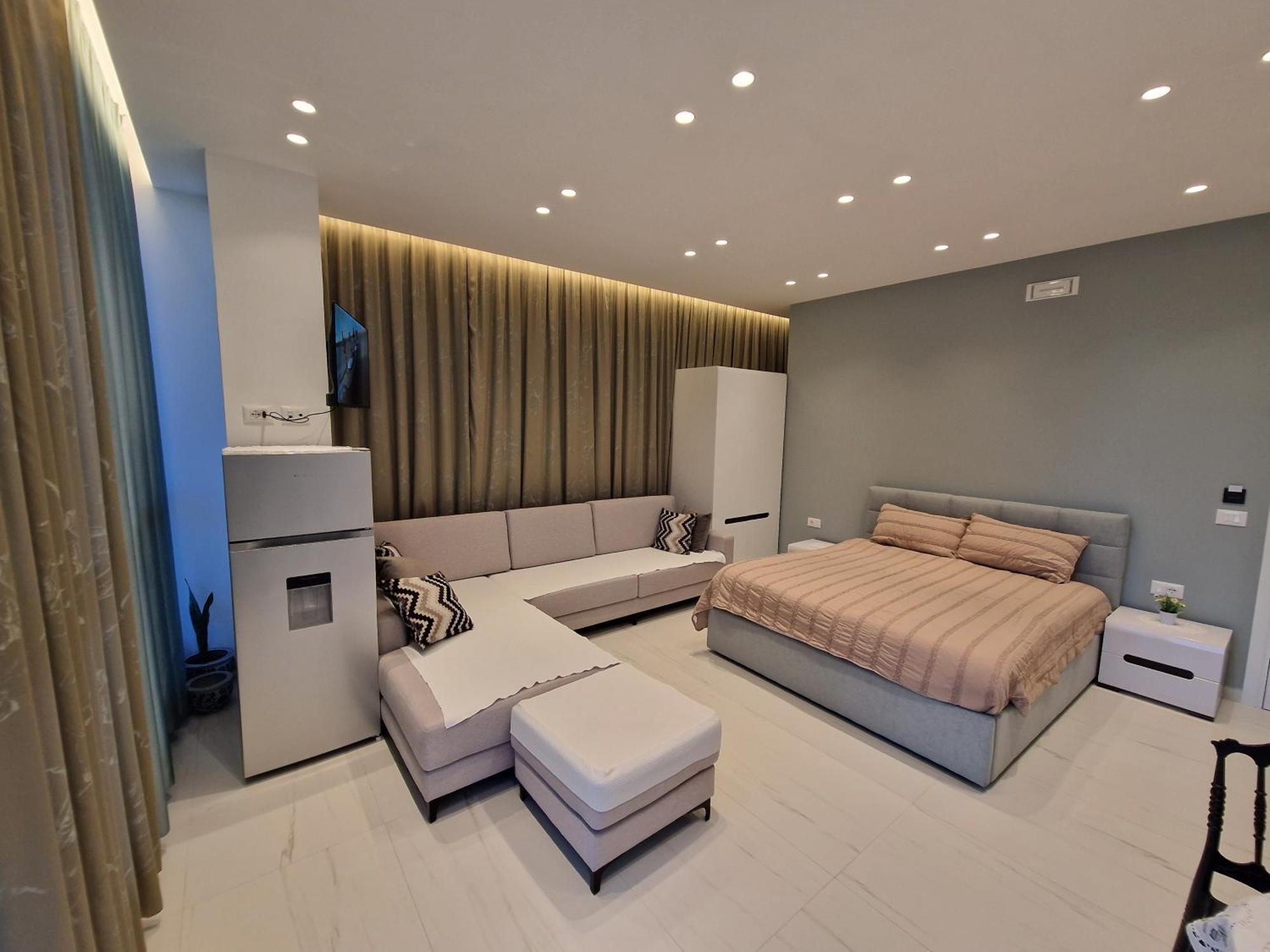 Elofira Hotel *
